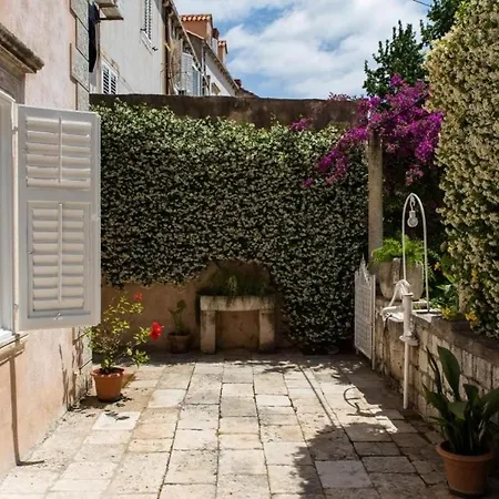 Mansion Center - Studio With Garden View A2 Dubrovnik