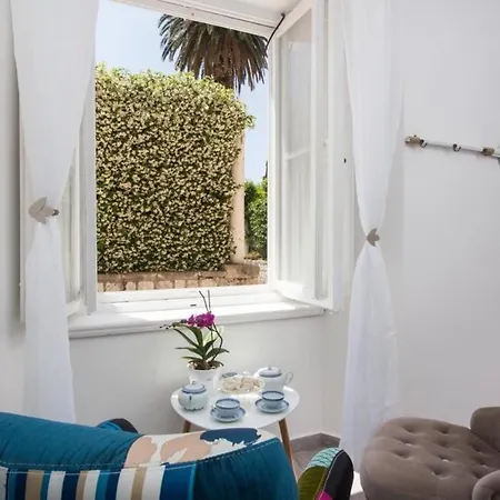 Mansion Center - Studio With Garden View A2